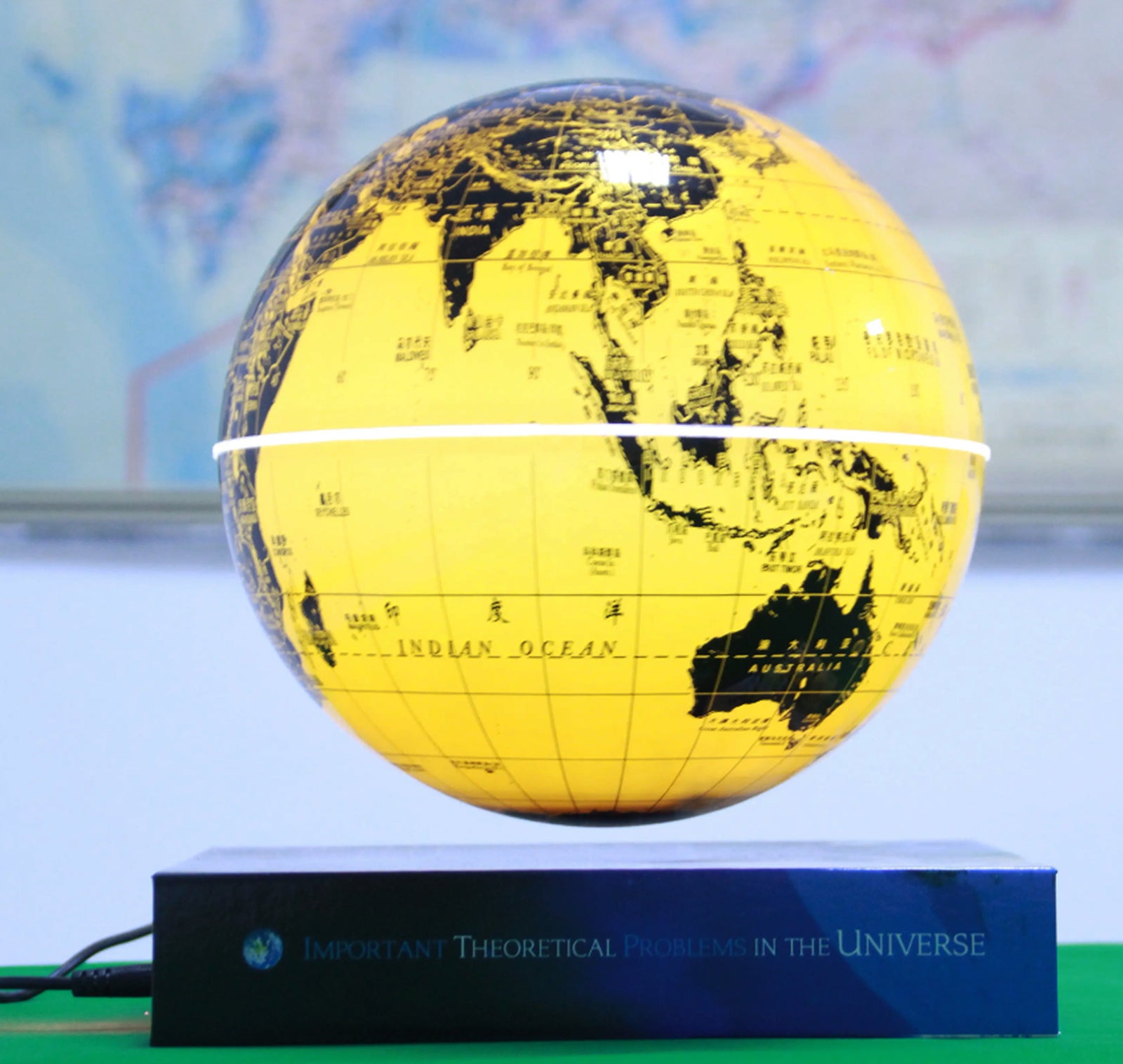 magnetic globe lamp