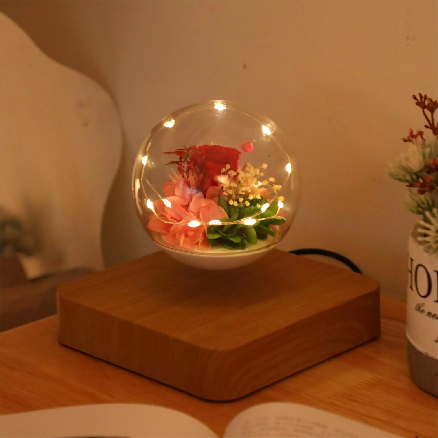 magnetic levitating lamp