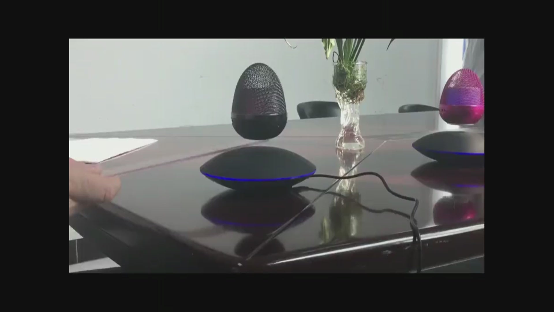 Levitating Speaker with LED Lights